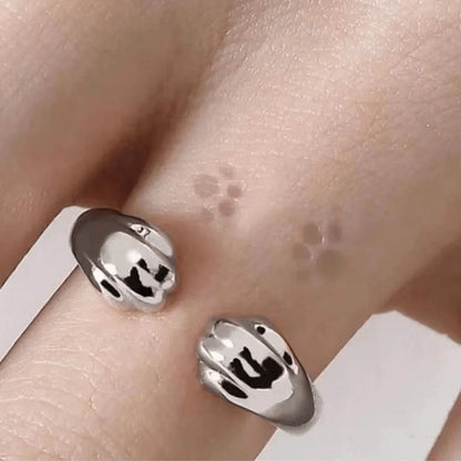 Ring with cat paw